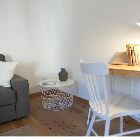 Cascina Borgofrancone 3* Джера-Ларио