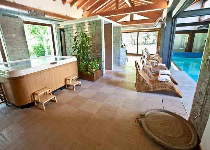 Cascina Borgofrancone 4* Gera Lario