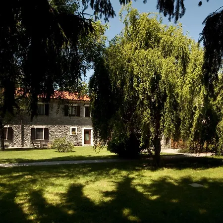 Cascina Borgofrancone Aparthotel