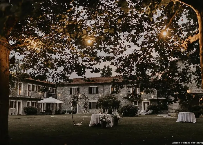 Cascina Borgofrancone Aparthotel Gera Lario